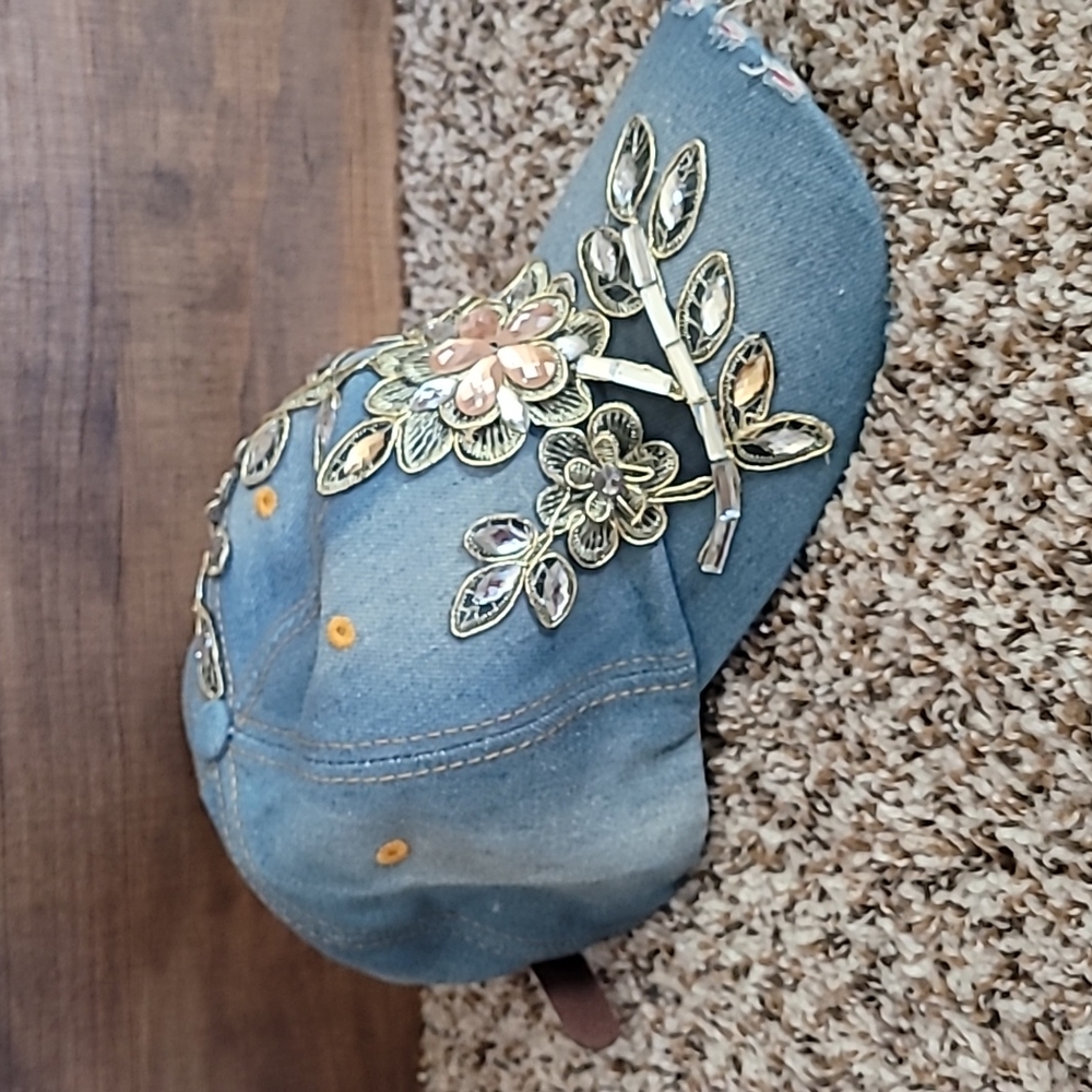Hat - Picture 2 of 3